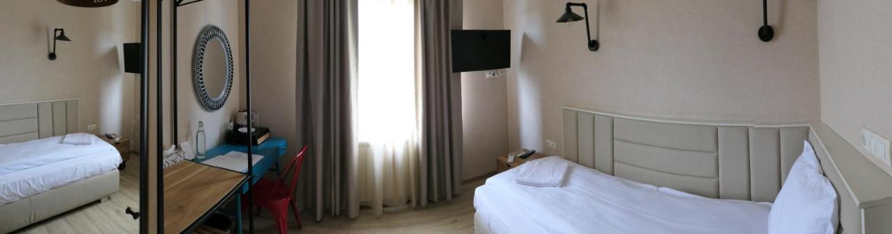 Hotel Mediterraneo イップス・アン・デア・ドナウ エクステリア 写真